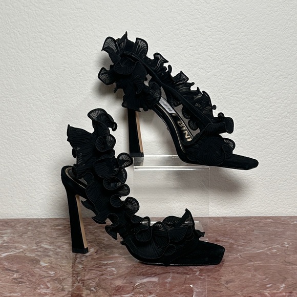 Gianni Bini Black Ruffle Heels - Picture 1 of 9